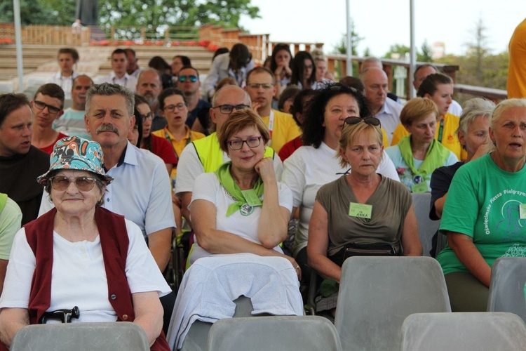 Oczekiwanie na pieszych pielgrzymów jasnogórskich i Msza święta - 2019