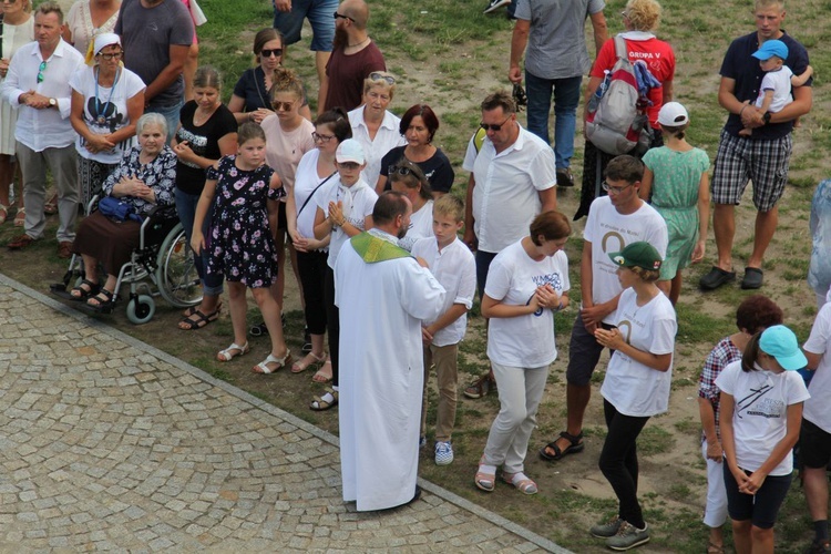 Oczekiwanie na pieszych pielgrzymów jasnogórskich i Msza święta - 2019