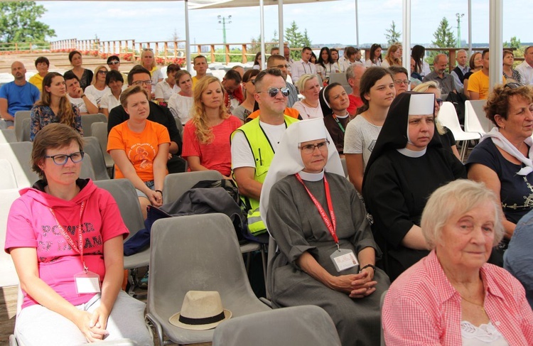 Oczekiwanie na pieszych pielgrzymów jasnogórskich i Msza święta - 2019