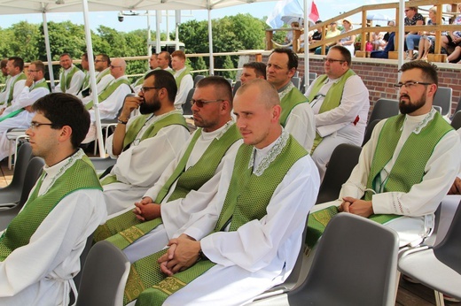 Oczekiwanie na pieszych pielgrzymów jasnogórskich i Msza święta - 2019