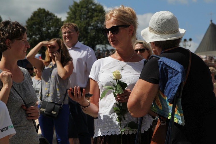 Oczekiwanie na pieszych pielgrzymów jasnogórskich i Msza święta - 2019