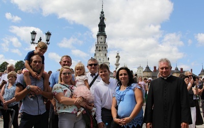 Oczekiwanie na pieszych pielgrzymów jasnogórskich i Msza święta - 2019