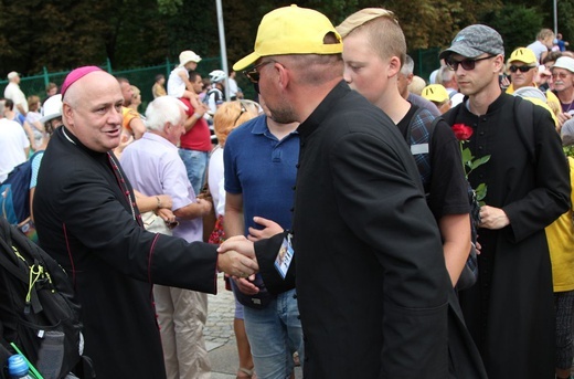 Powitanie 28. Pielgrzymki Diecezji Bielsko-Żywieckiej - grupy hałcnowskie na Jasnej Górze - 2019; cz. 1
