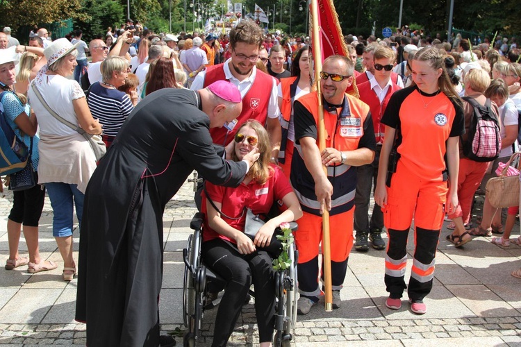 Powitanie 28. Pielgrzymki Diecezji Bielsko-Żywieckiej - grupy hałcnowskie na Jasnej Górze - 2019; cz. 2