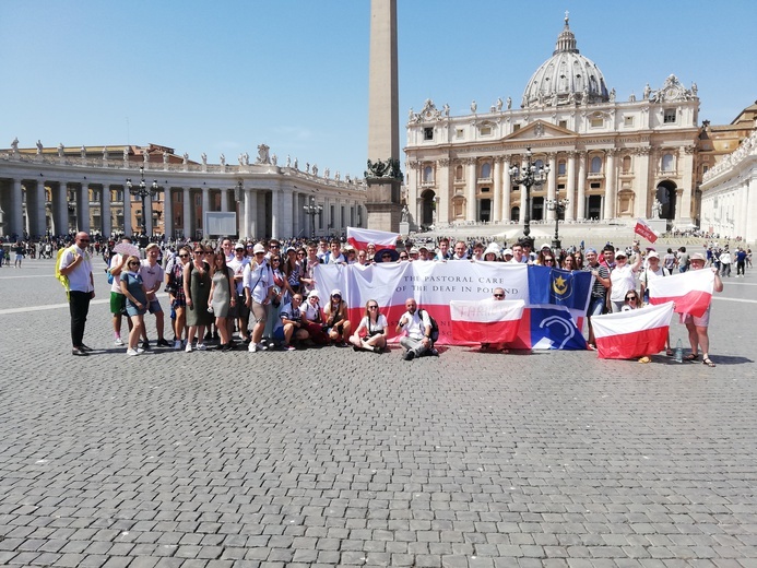 Pielgrzymka młodzieży niesłyszącej do Rzymu