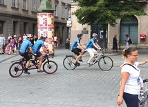 ▲	Do grobu św. Jakuba dotrą w połowie września, po pokonaniu 3,6 tys. km.