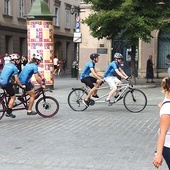 ▲	Do grobu św. Jakuba dotrą w połowie września, po pokonaniu 3,6 tys. km.