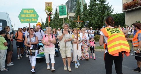 Idą z potrzeby serca