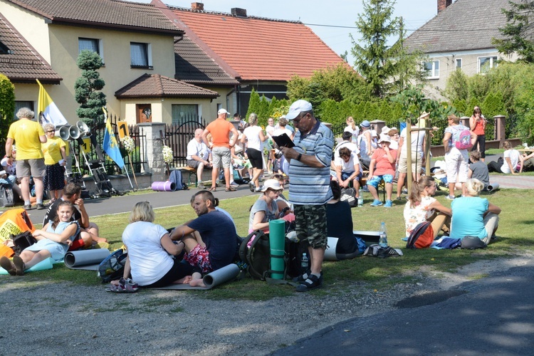 Pielgrzymkowy postój w Suchym Borze