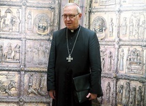 ▲	„(...) zawierzam w modlitwie różańcowej Bogu przeszłość, teraźniejszość i przyszłość naszej diecezji” – pisze ordynariusz.