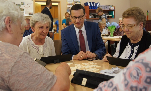 Ruda Śląska. Premier Mateusz Morawiecki odwiedził Dzienny Dom Pomocy Społecznej "Senior - Wigor"