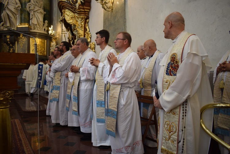 Wejście pielgrzymki na Jasną Górę