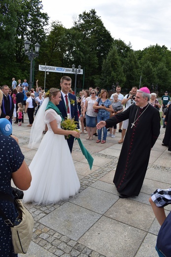 Wejście pielgrzymki na Jasną Górę