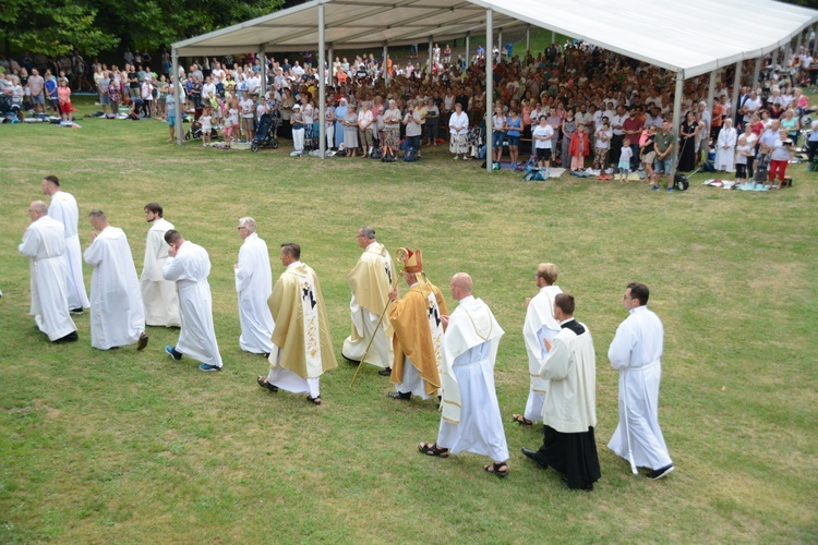 Pielgrzymkowa Eucharystia w Kamieniu Śląskim