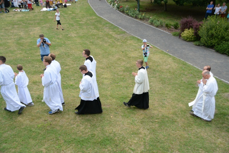 Pielgrzymkowa Eucharystia w Kamieniu Śląskim