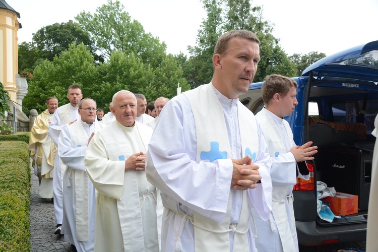 Pielgrzymkowa Eucharystia w Kamieniu Śląskim