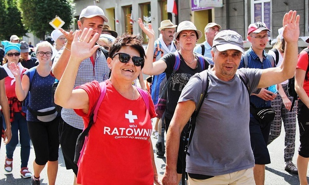 Irena i Józef Lachowie z Rajczy pielgrzymują co roku w grupie dziewiątej idącej z Hałcnowa.