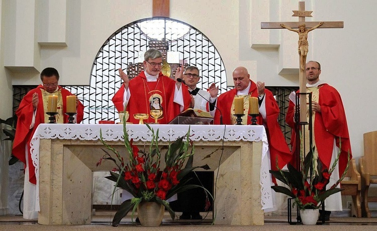 Bp Clemens Pickel z Rosji przewodniczył Mszy św. ku czci św. Teresy Benedykty od Krzyża w oświęcimskim Karmelu.