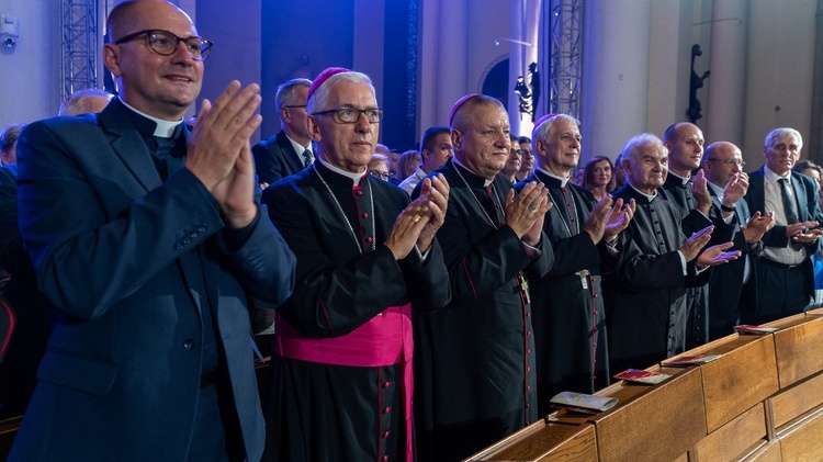 Widowisko nt. I powstania śląskiego w katedrze w Katowicach