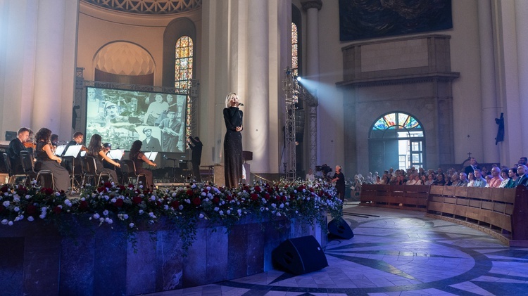 Widowisko nt. I powstania śląskiego w katedrze w Katowicach