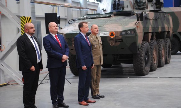 Stalowa Wola, Huta Stalowa Wola. Podpisanie kontraktu dla wojska.