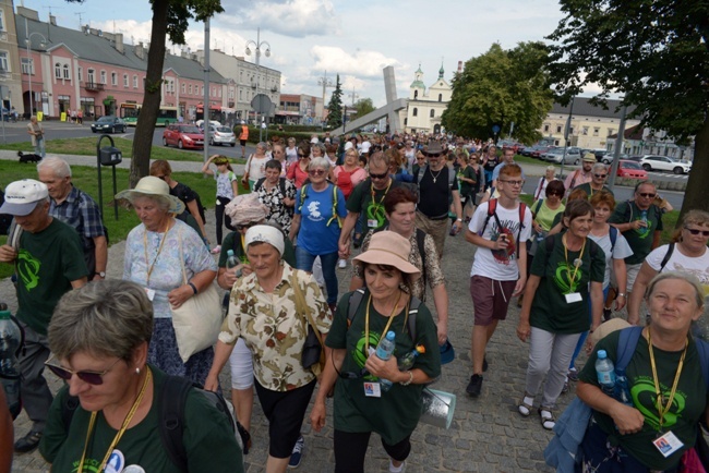 Pielgrzymka radomska - kolumna starachowicka