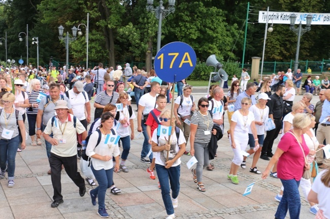 Pielgrzymka radomska - kolumny radomskie