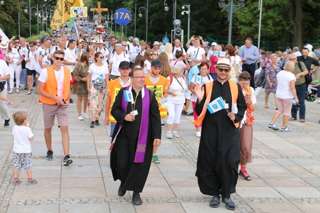 Pielgrzymka radomska - kolumny radomskie