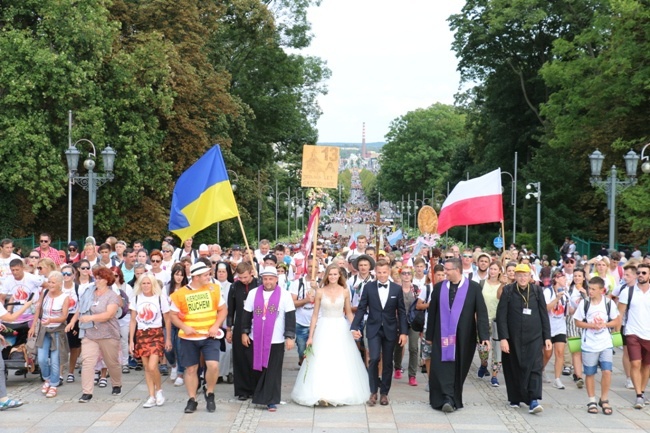 Pielgrzymka radomska - kolumny radomskie