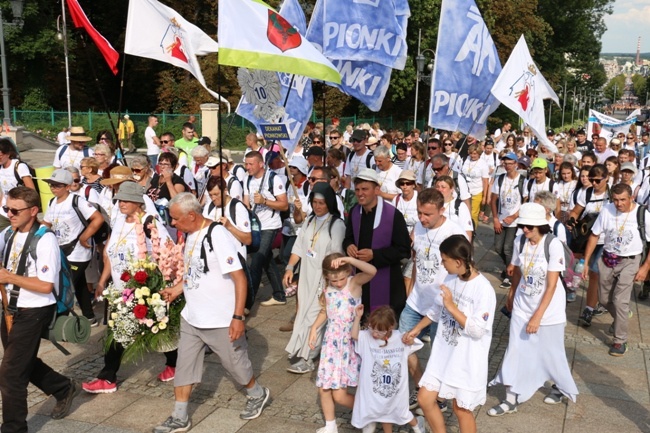 Pielgrzymka radomska - kolumny radomskie