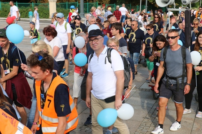 Pielgrzymka radomska - kolumny radomskie