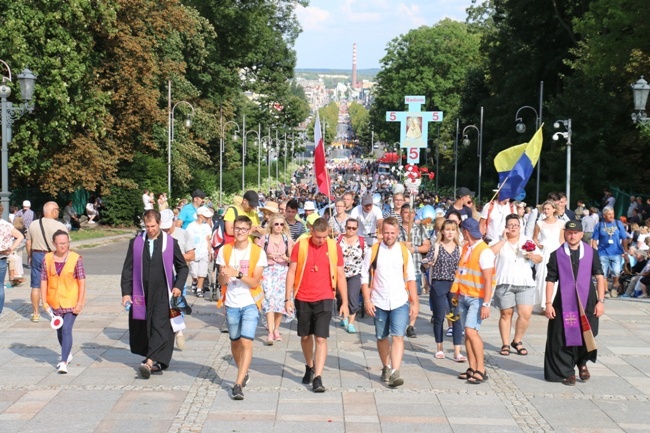 Pielgrzymka radomska - kolumny radomskie