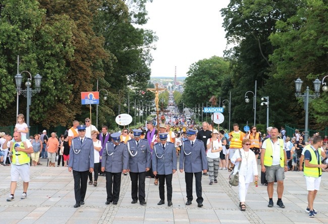 Pielgrzymka radomska - kolumny radomskie