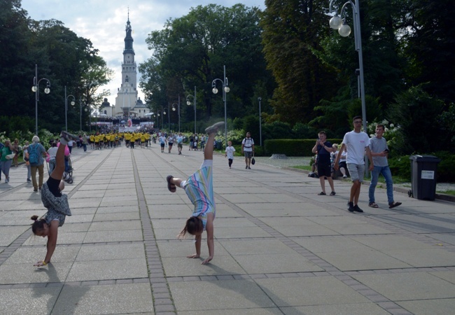 Pielgrzymka radomska - kolumny radomskie