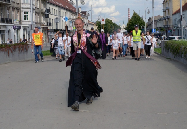 Pielgrzymka radomska - kolumny radomskie