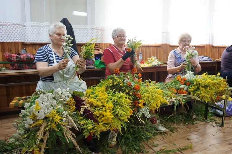 Bukiety na uroczystość Matki Boskiej Zielnej