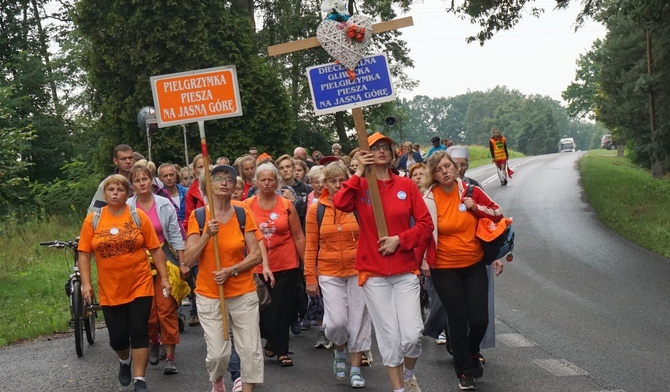 Pielgrzymka na Jasną Górę. Pomarańczowi już w drodze