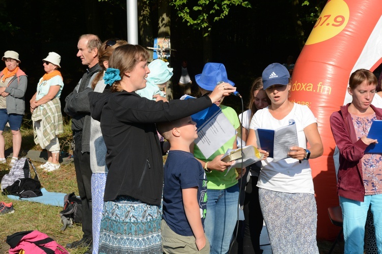 Poranek na polanie w Pietraszowie