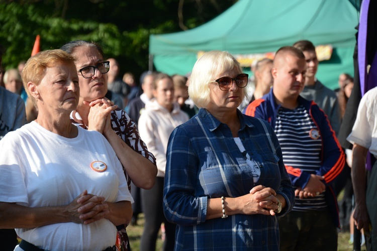 Poranek na polanie w Pietraszowie