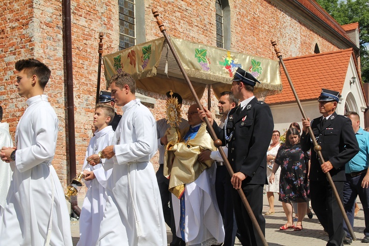 15 sierpnia w Ligocie Książęcej z pielgrzymami z Namysłowa i okolic