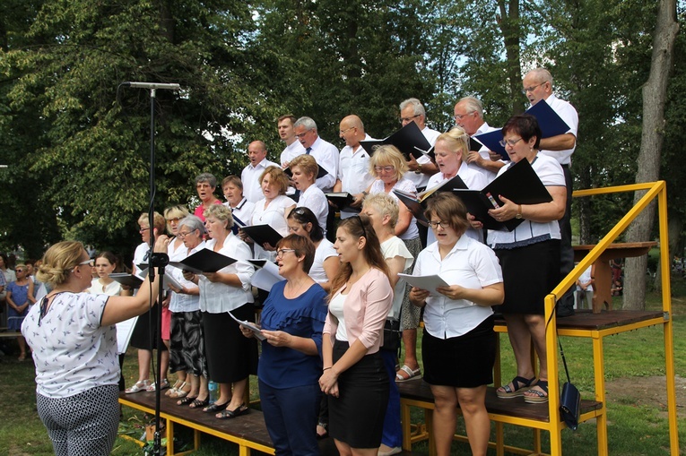 15 sierpnia w Ligocie Książęcej z pielgrzymami z Namysłowa i okolic