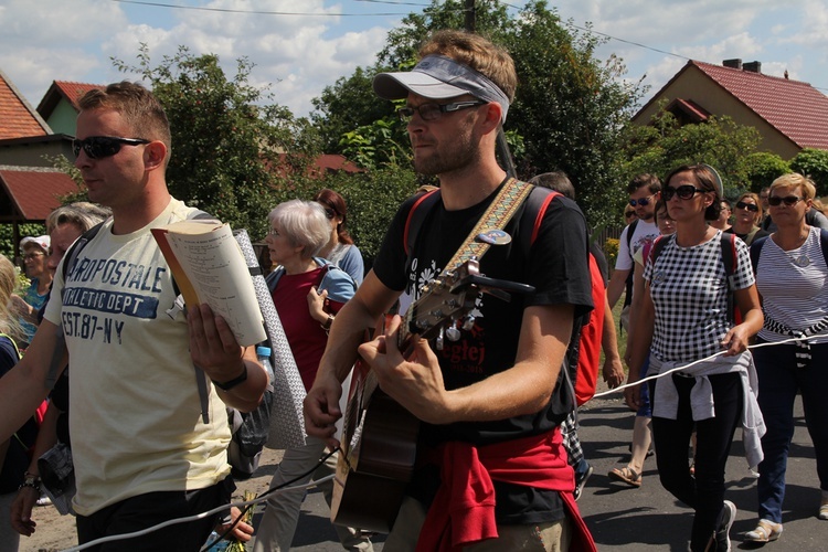 15 sierpnia w Ligocie Książęcej z pielgrzymami z Namysłowa i okolic