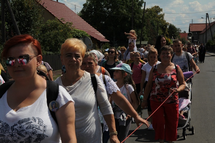 15 sierpnia w Ligocie Książęcej z pielgrzymami z Namysłowa i okolic