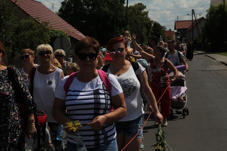 15 sierpnia w Ligocie Książęcej z pielgrzymami z Namysłowa i okolic