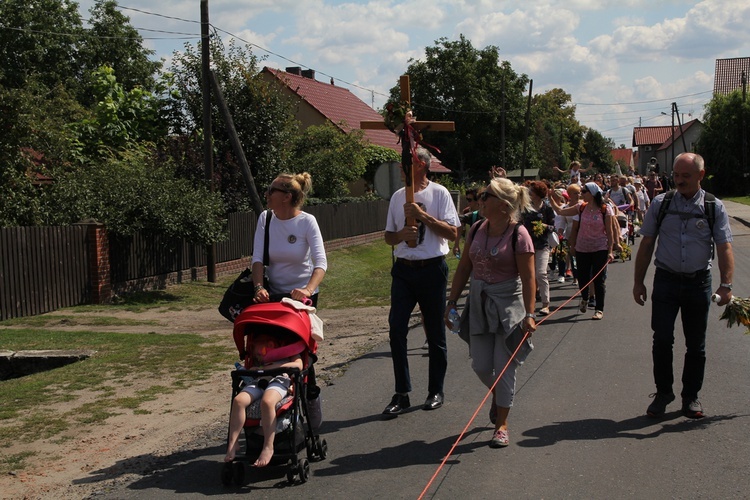 15 sierpnia w Ligocie Książęcej z pielgrzymami z Namysłowa i okolic