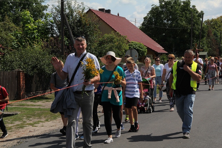 15 sierpnia w Ligocie Książęcej z pielgrzymami z Namysłowa i okolic