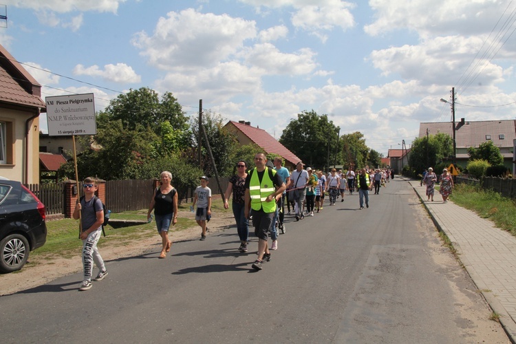 15 sierpnia w Ligocie Książęcej z pielgrzymami z Namysłowa i okolic