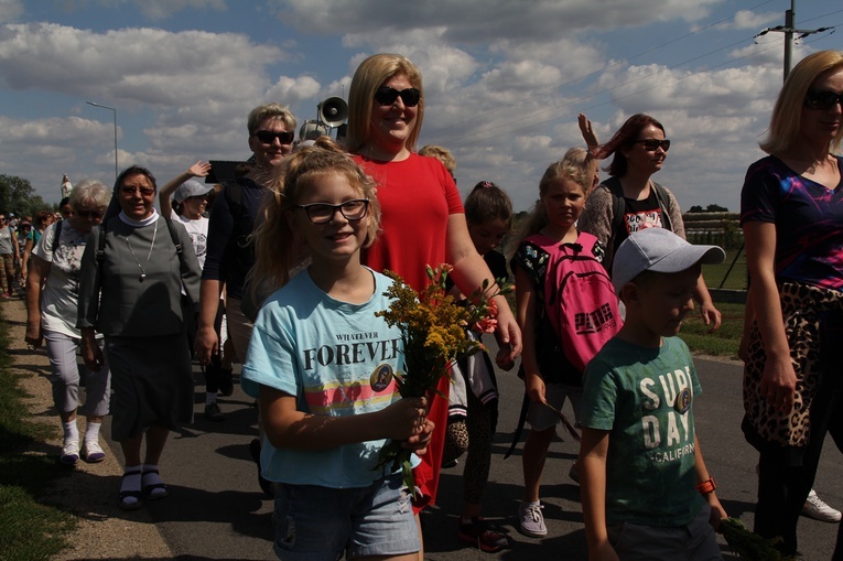 15 sierpnia w Ligocie Książęcej z pielgrzymami z Namysłowa i okolic