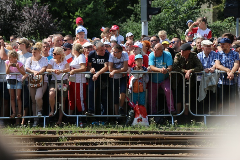 Katowice. Defilada "Wierni Polsce"