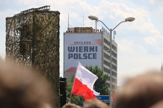 Katowice. Defilada "Wierni Polsce"